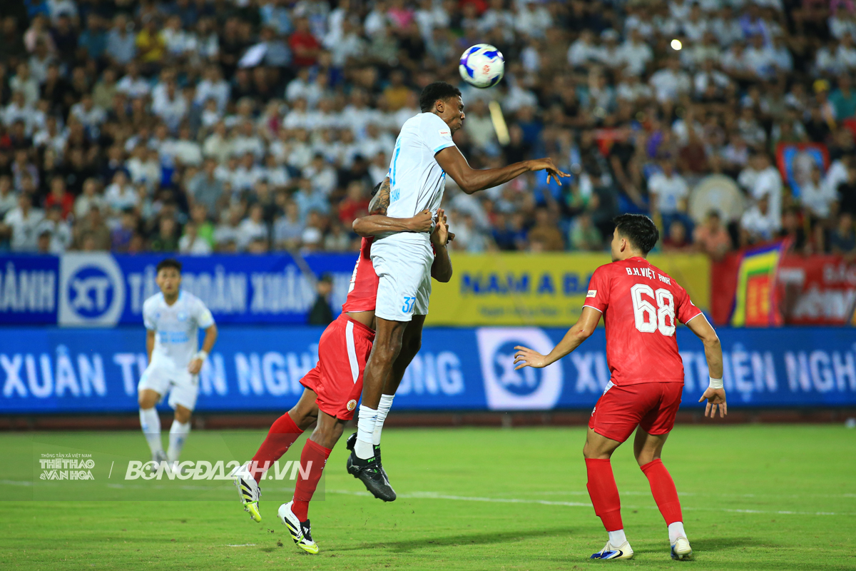 Người khổng lồ của Nam Định gây chú ý tại Siêu cúp Quốc gia 3 Người khổng lồ của Nam Định gây chú ý tại Siêu cúp Quốc gia 3