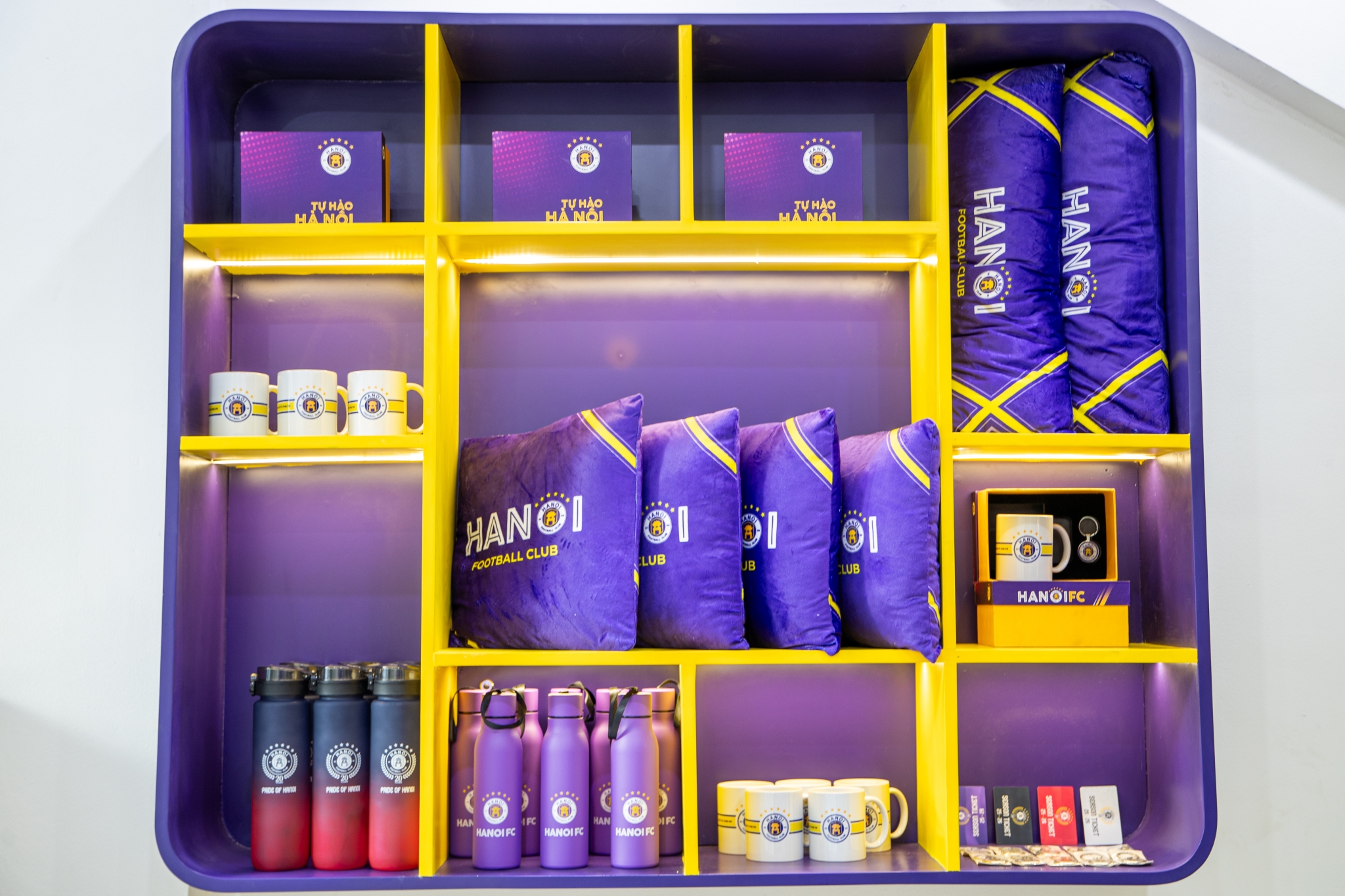 Hà Nội FC khai trương cửa hàng chính thức 2 Hà Nội FC khai trương cửa hàng chính thức 2