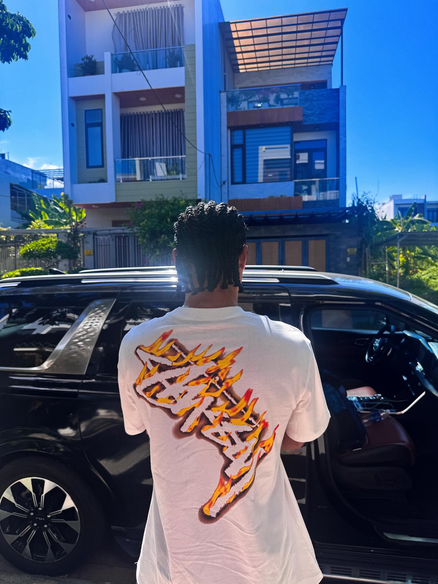 Thủ môn Bùi Tiến Dũng khoe kiểu tóc mới 3