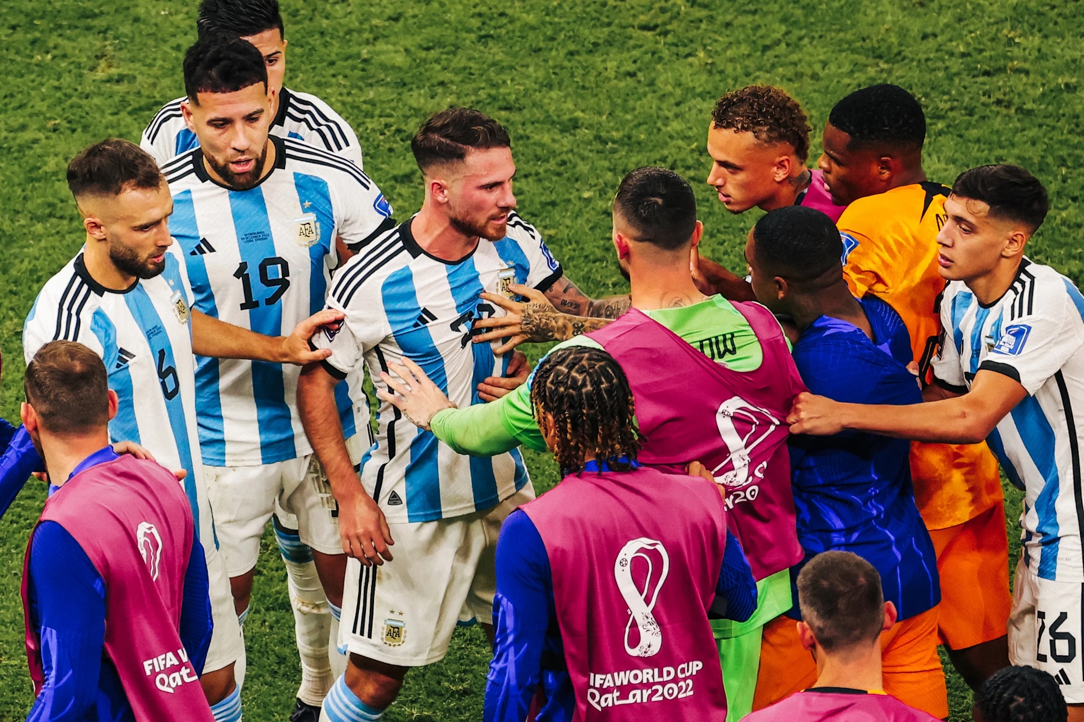 Alexis Mac Allister Hãy học cách chịu đựng, rồi điều tốt đẹp sẽ tới 5 Alexis Mac Allister Hãy học cách chịu đựng, rồi điều tốt đẹp sẽ tới 5