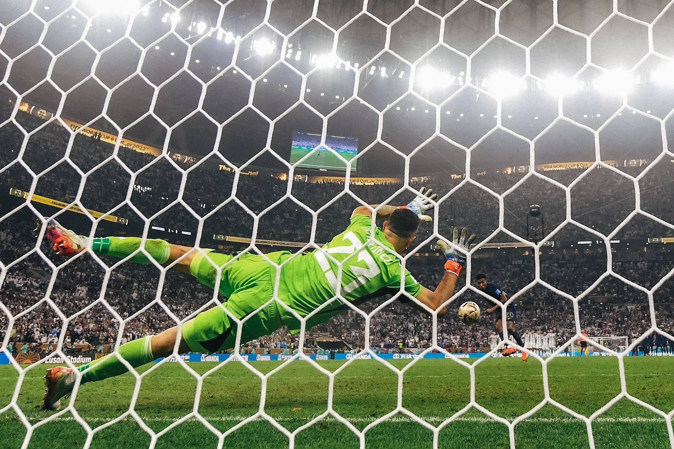 Alexis Mac Allister Hãy học cách chịu đựng, rồi điều tốt đẹp sẽ tới 7 Alexis Mac Allister Hãy học cách chịu đựng, rồi điều tốt đẹp sẽ tới 7