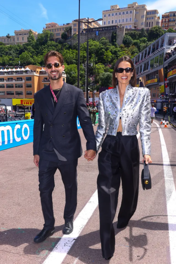 Cựu thủ môn PSG tham vọng trở thành người mẫu của Louis Vuitton 2