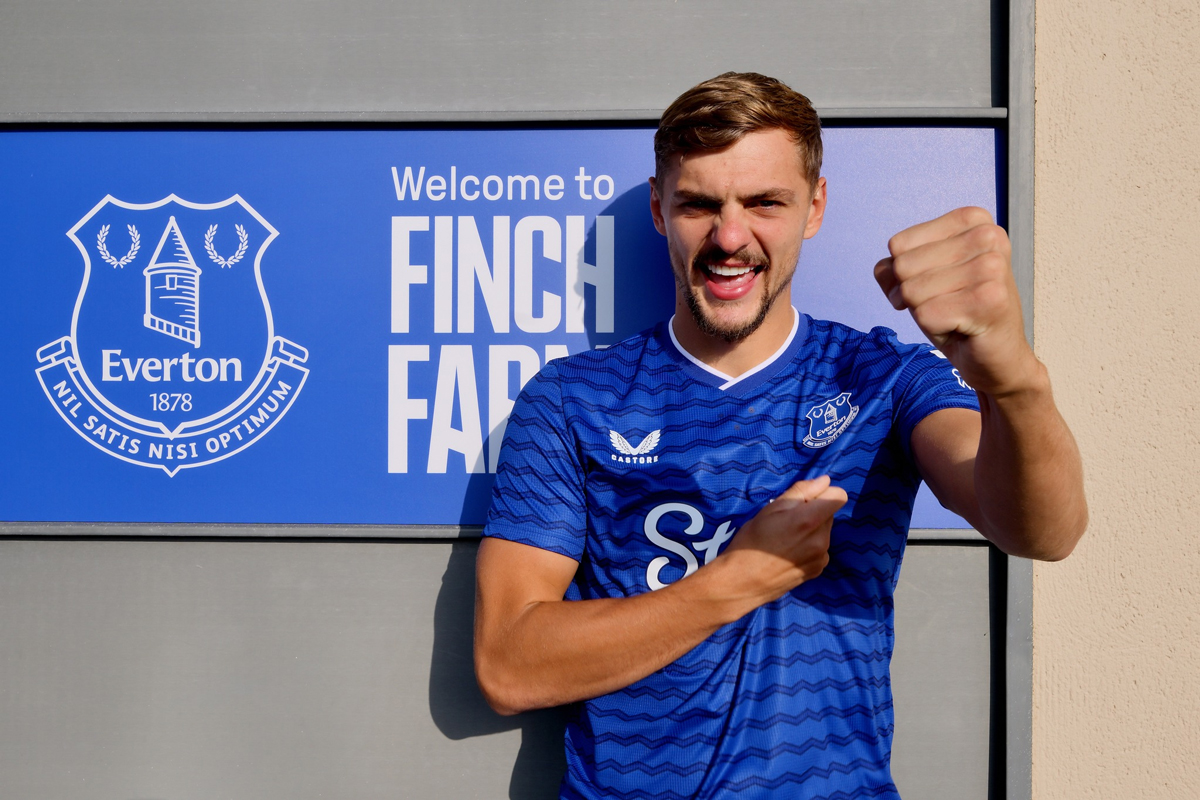 Tiểu sử cầu thủ Kiernan Dewsbury-Hall Tiểu sử cầu thủ Kiernan Dewsbury-Hall