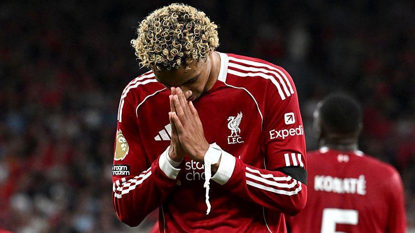 Hugo Ekitike Nụ cười ngày khai hội 1