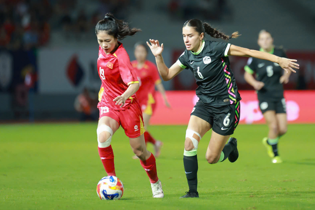 Tuyển nữ Việt Nam bất lực trước sức vóc Australia 2 Tuyển nữ Việt Nam bất lực trước sức vóc Australia 2