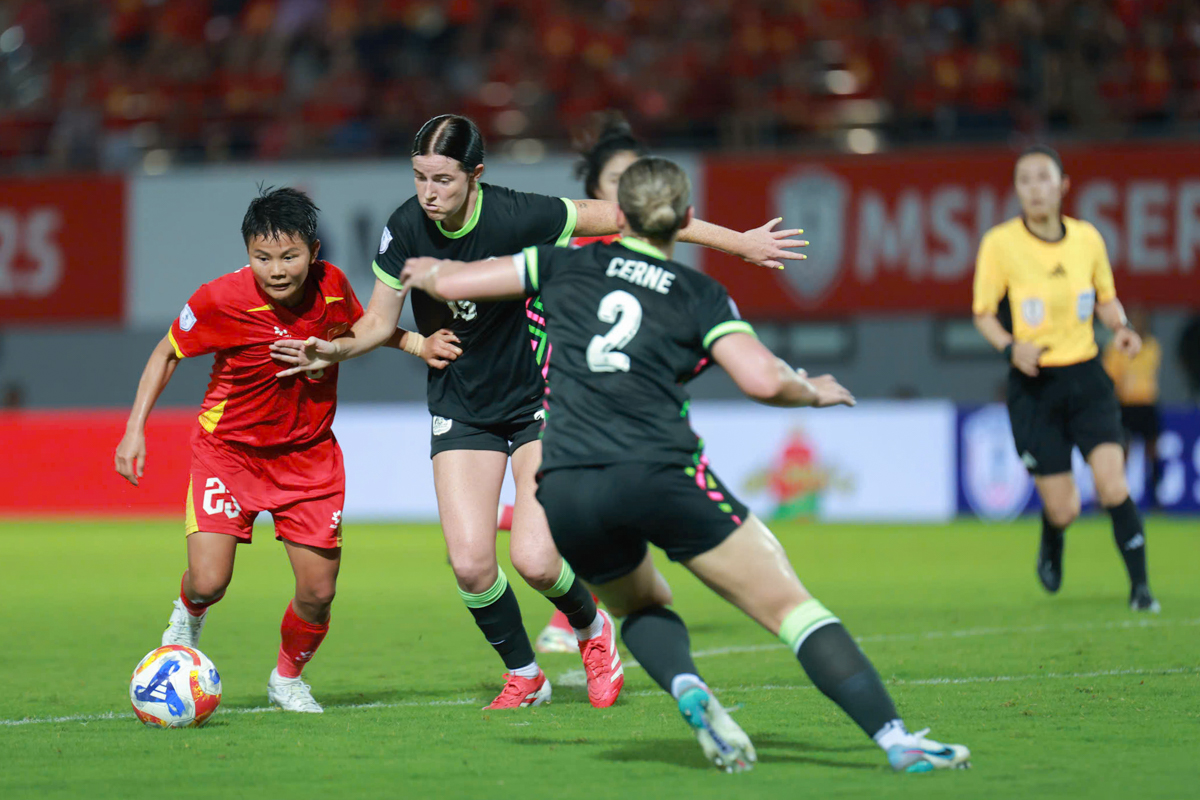 Tuyển nữ Việt Nam bất lực trước sức vóc Australia 3 Tuyển nữ Việt Nam bất lực trước sức vóc Australia 3