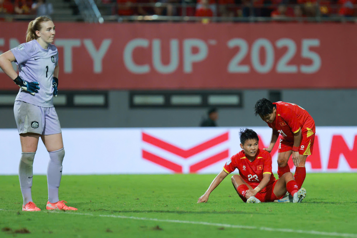 Tuyển nữ Việt Nam bất lực trước sức vóc Australia 8 Tuyển nữ Việt Nam bất lực trước sức vóc Australia 8