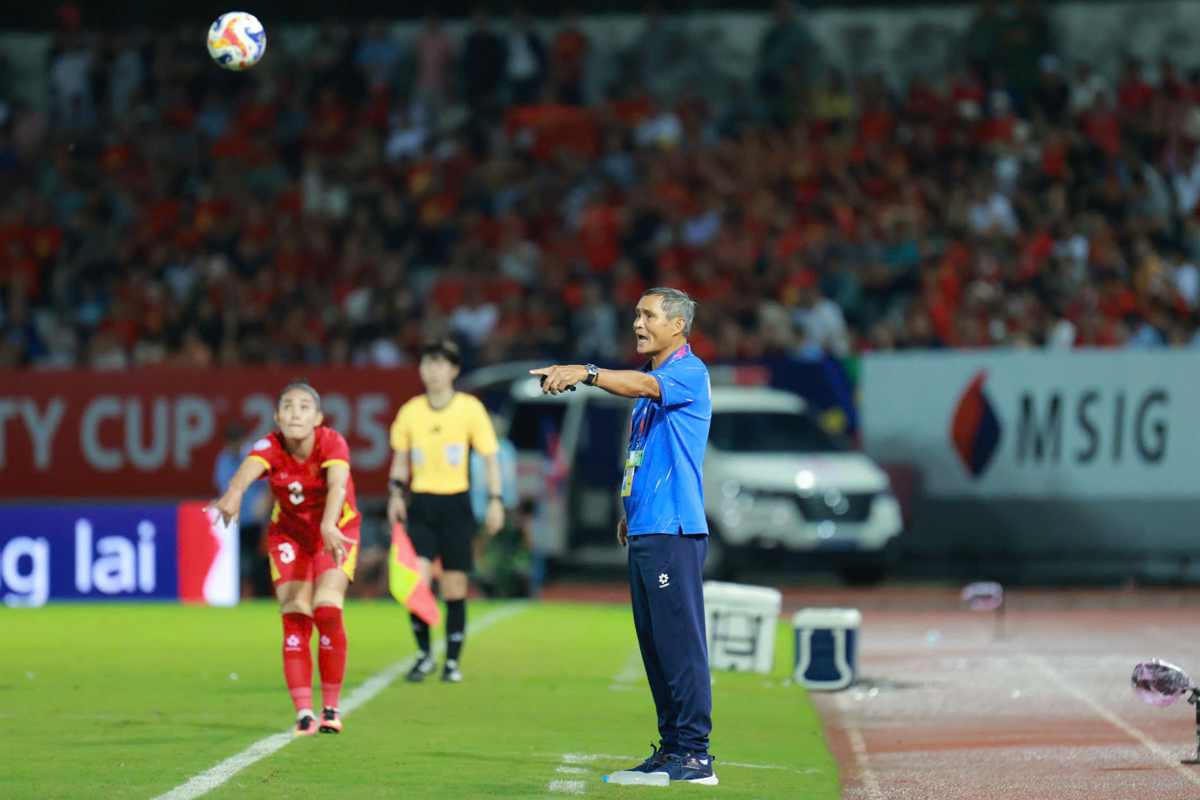 Tuyển nữ Việt Nam bất lực trước sức vóc Australia 4 Tuyển nữ Việt Nam bất lực trước sức vóc Australia 4