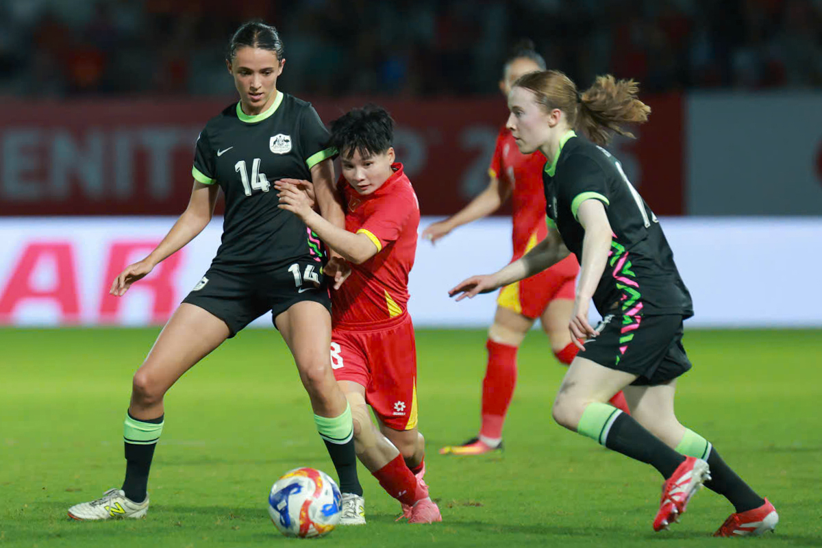 Tuyển nữ Việt Nam bất lực trước sức vóc Australia 5 Tuyển nữ Việt Nam bất lực trước sức vóc Australia 5