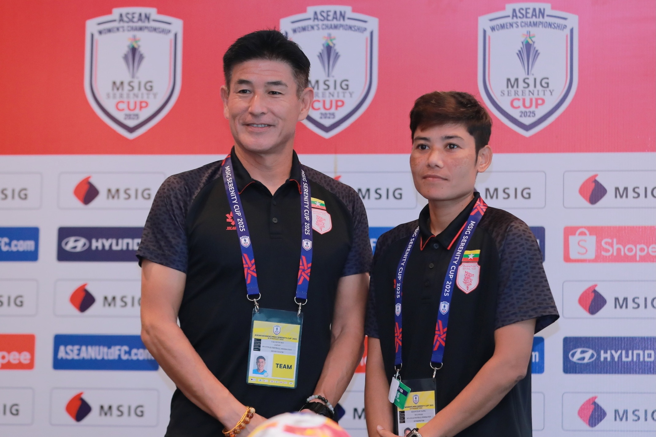 Hop bao HLV Myanmar truoc tran chung ket nu dong Nam a