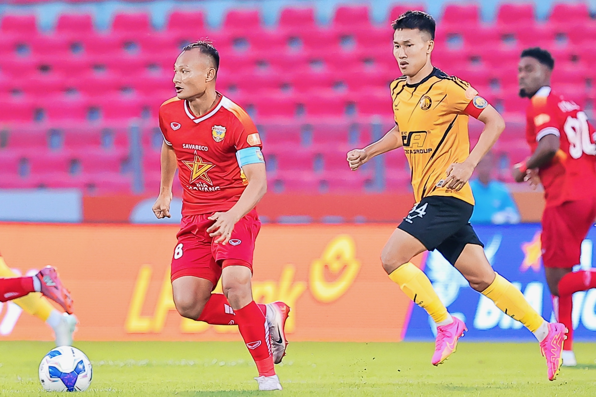 Doãn Ngọc Tân chấn thương Hà Tĩnh vs Thanh Hóa 27/8 Doan Ngoc Tan chan thuong Ha Tinh vs Thanh Hoa 27/8