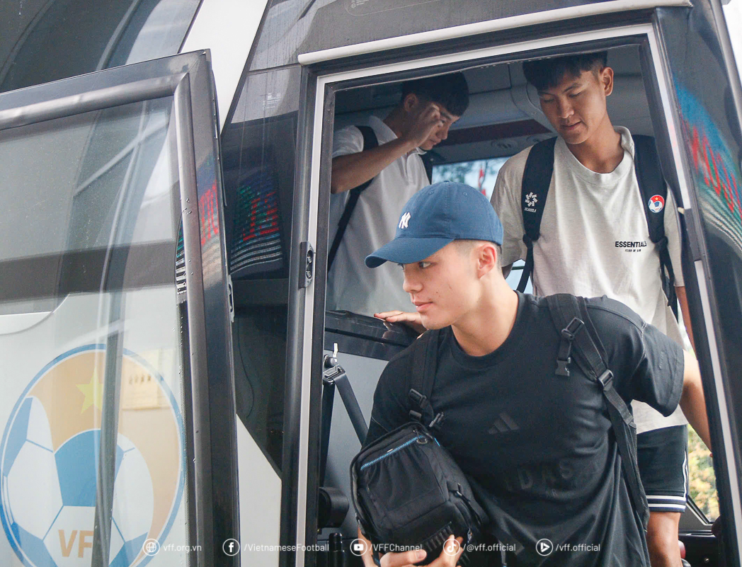 Thầy trò Kim Sang Sik có mặt tại Việt Trì, sẵn sàng giành vé giải châu Á 6