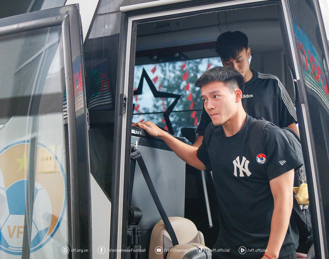 Thầy trò Kim Sang Sik có mặt tại Việt Trì, sẵn sàng giành vé giải châu Á 2