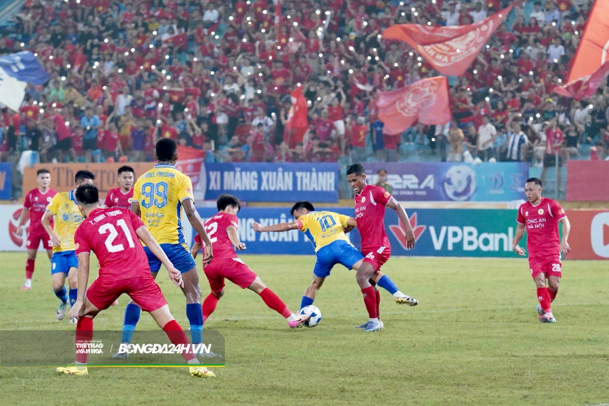 HLV Nhật Bản trầm ngâm sau thất bại 2-4 trước CAHN 5