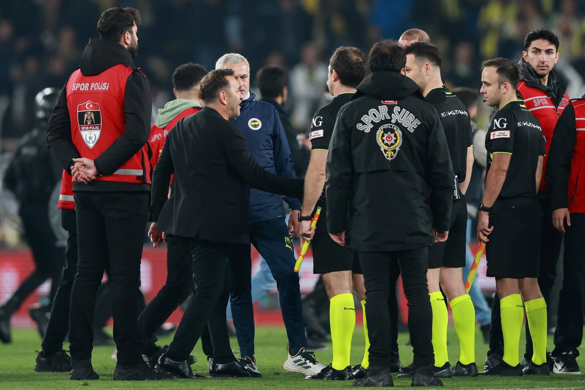 Tại sao Mourinho bị Fenerbahce sa thải 2