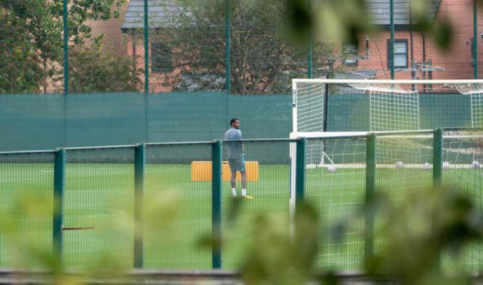 Tất tần tật chuyện nội bộ giữa Newcastle và Isak 39 ngày qua 5