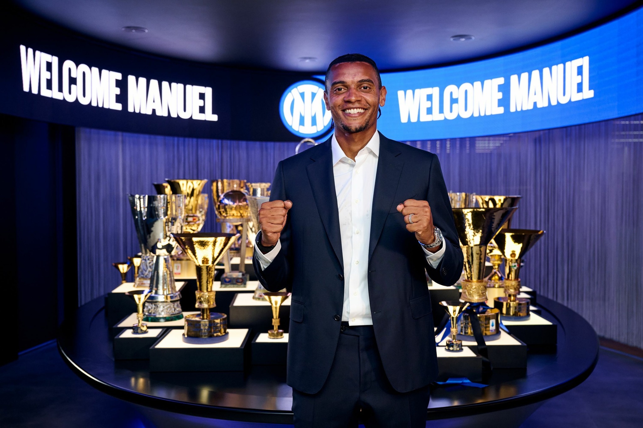 Inter mượn thành công Manuel Akanji từ Man City Inter muon thanh cong Manuel Akanji tu Man City