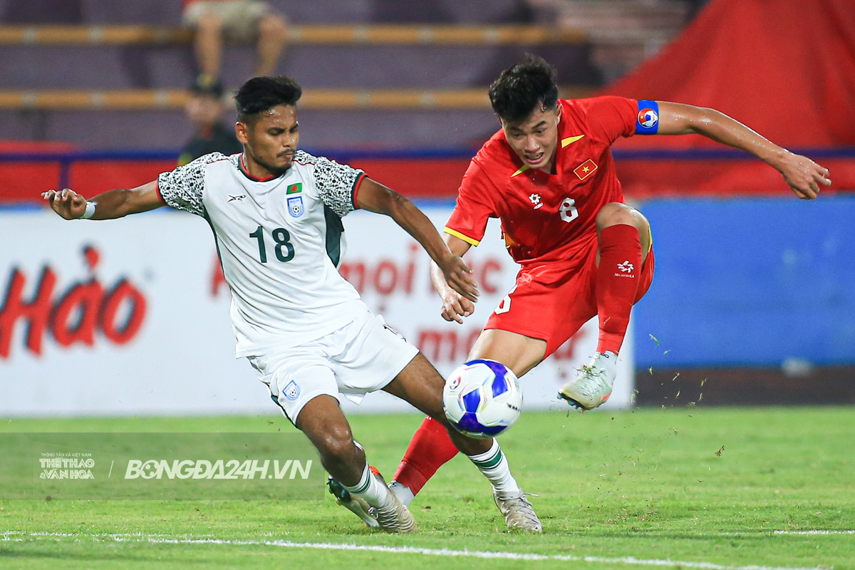 Tiền vệ Văn Trường dính chấn thương trước thềm SEA Games 33 1