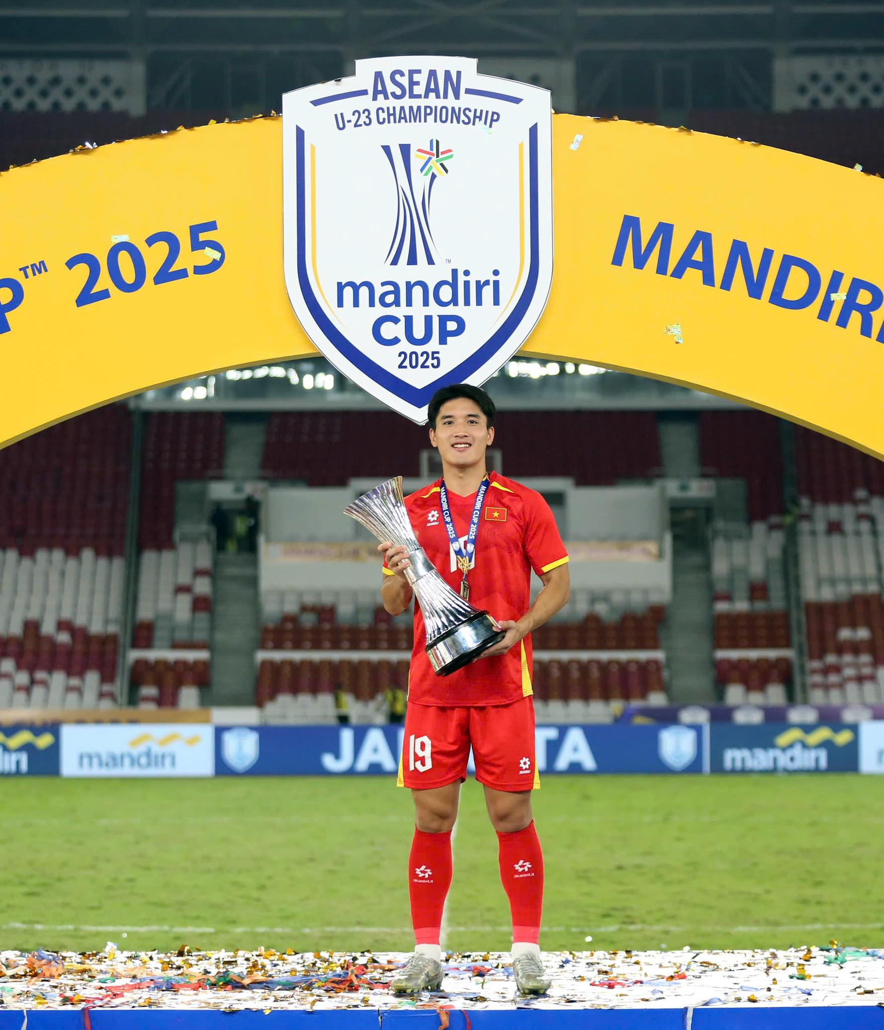 Người lập công cho U23 Việt Nam gây sốt với diện mạo điển trai 4