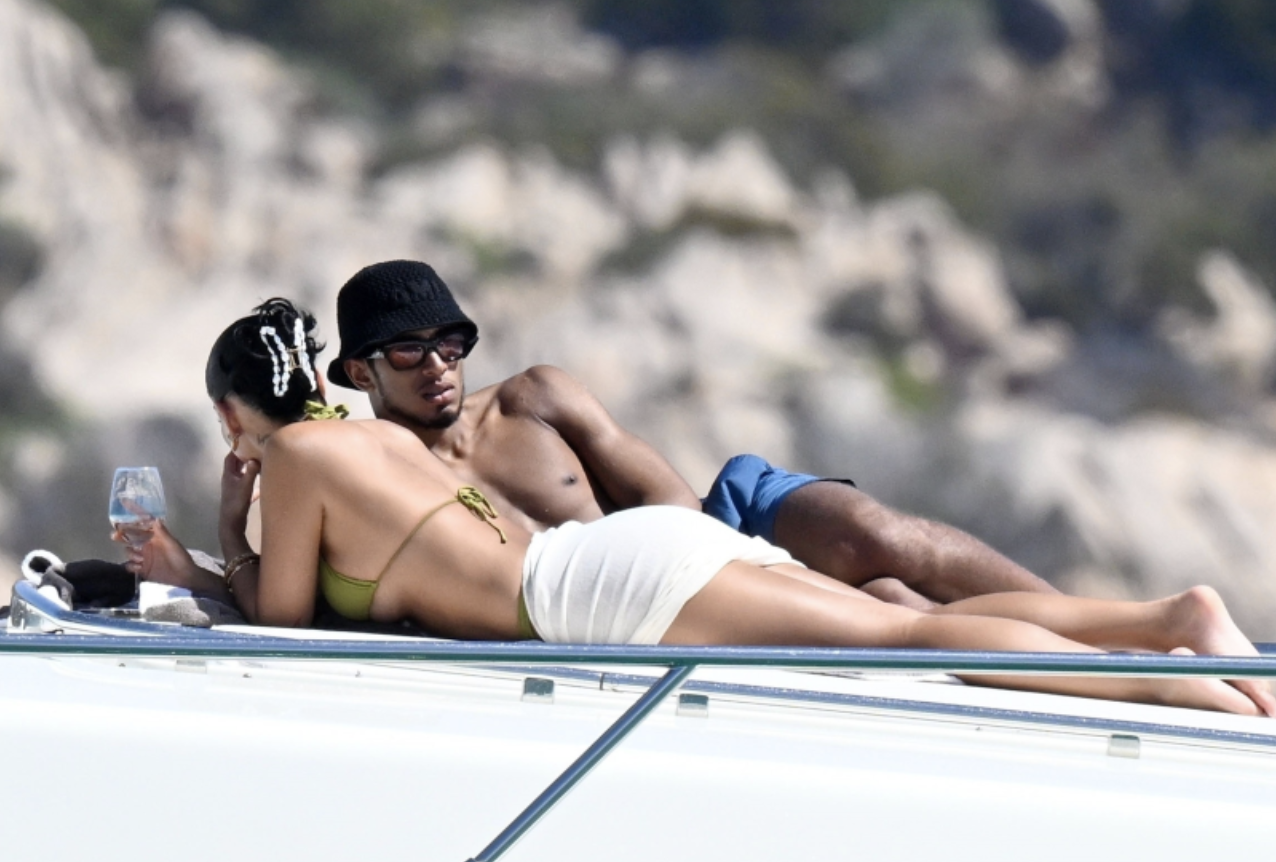 Bellingham tận hưởng kỳ nghỉ cùng bạn gái Bellingham tan huong ky nghi cung ban gai