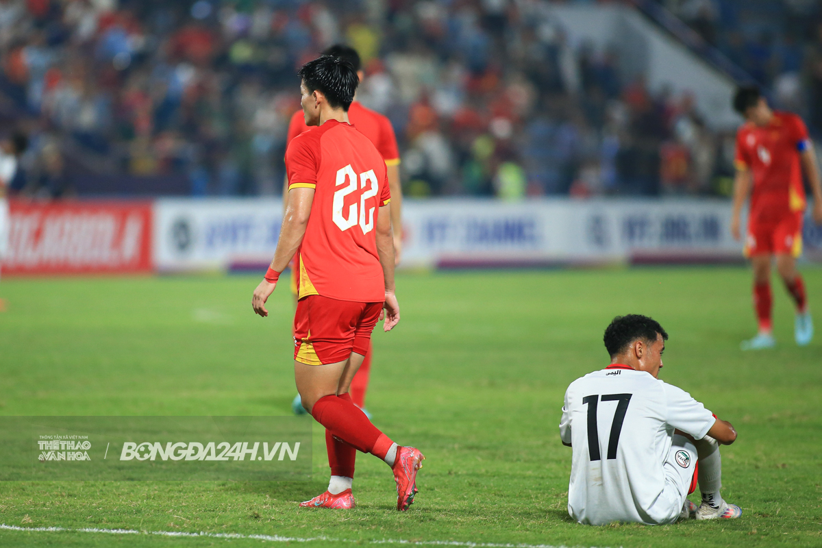 Cầu thủ U23 Yemen khóc nức nở sau trận thua U23 Việt Nam 4 Cầu thủ U23 Yemen khóc nức nở sau trận thua U23 Việt Nam 4