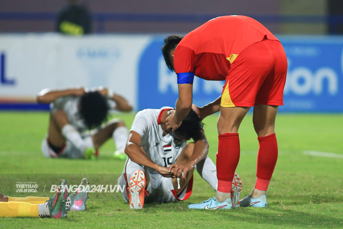 Cầu thủ U23 Yemen khóc nức nở sau trận thua U23 Việt Nam 6 Cầu thủ U23 Yemen khóc nức nở sau trận thua U23 Việt Nam 6