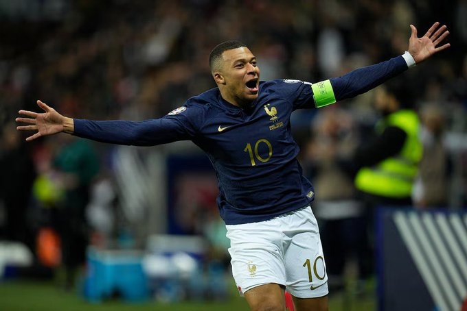 Kylian Mbappe co 52 ban thang cho dT Phap