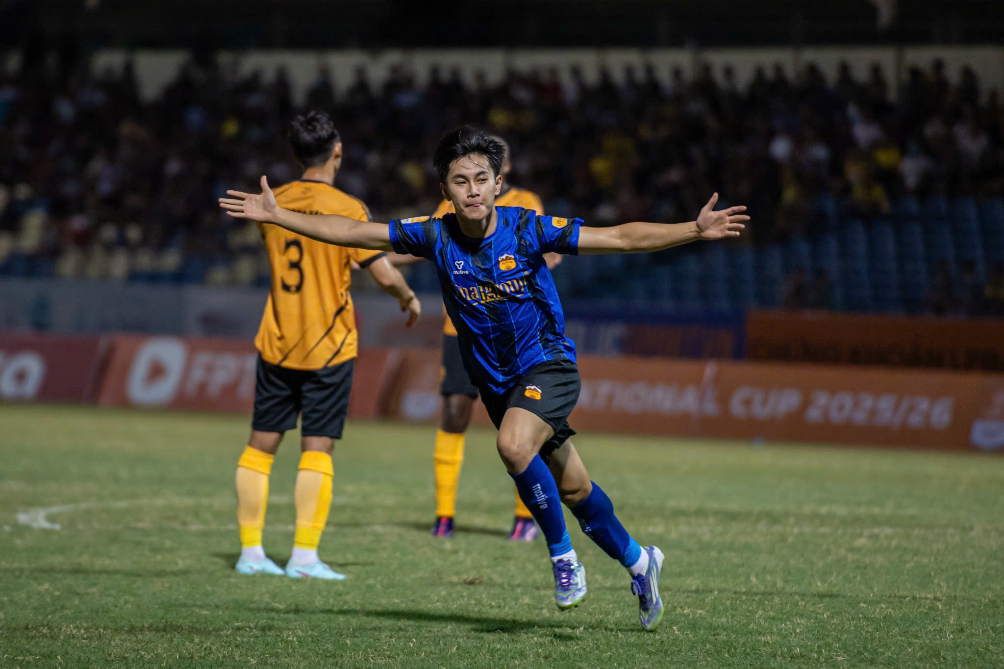 Vòng loại Cúp Quốc gia 20252026 Ninh Bình phô diễn sức mạnh, đội Công Phượng gây sốc 2 Vòng loại Cúp Quốc gia 20252026 Ninh Bình phô diễn sức mạnh, đội Công Phượng gây sốc 2