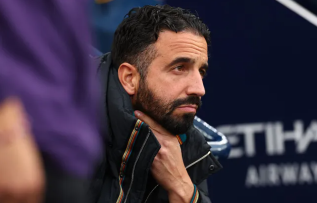 Peter Schmeichel chi trich du doi HLV Ruben Amorim.