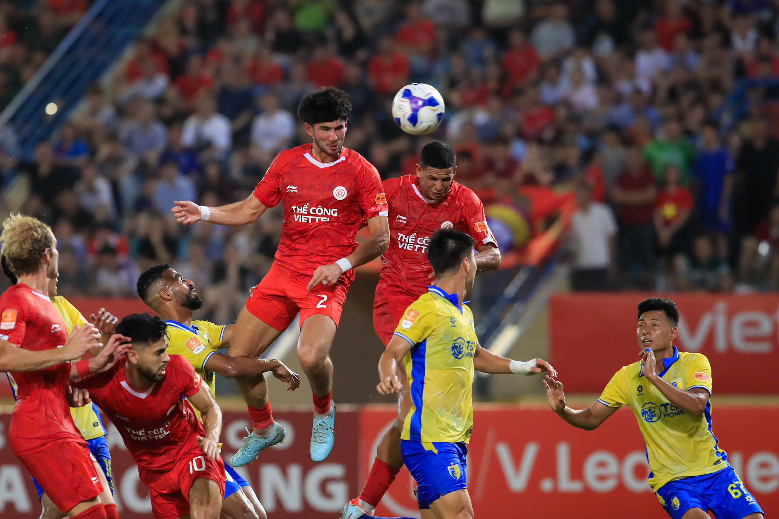 Cuộc đua vô địch VLeague sớm ngã ngũ sau cú ngã ngựa của Thể Công Viettel 2