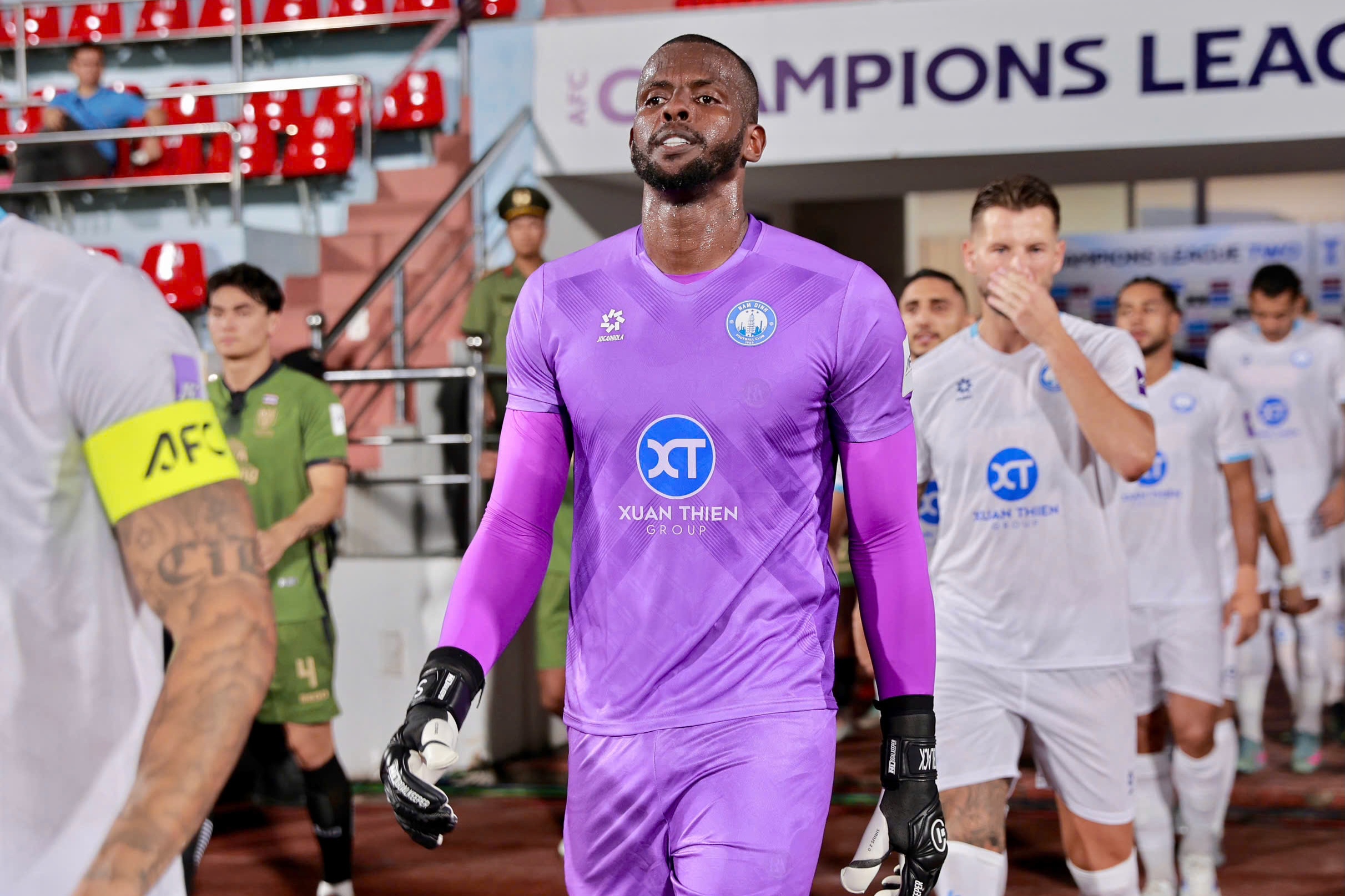 Dàn ngoại binh Nam Định tỏa sáng tại đấu trường châu lục 2 Dàn ngoại binh Nam Định tỏa sáng tại đấu trường châu lục 2