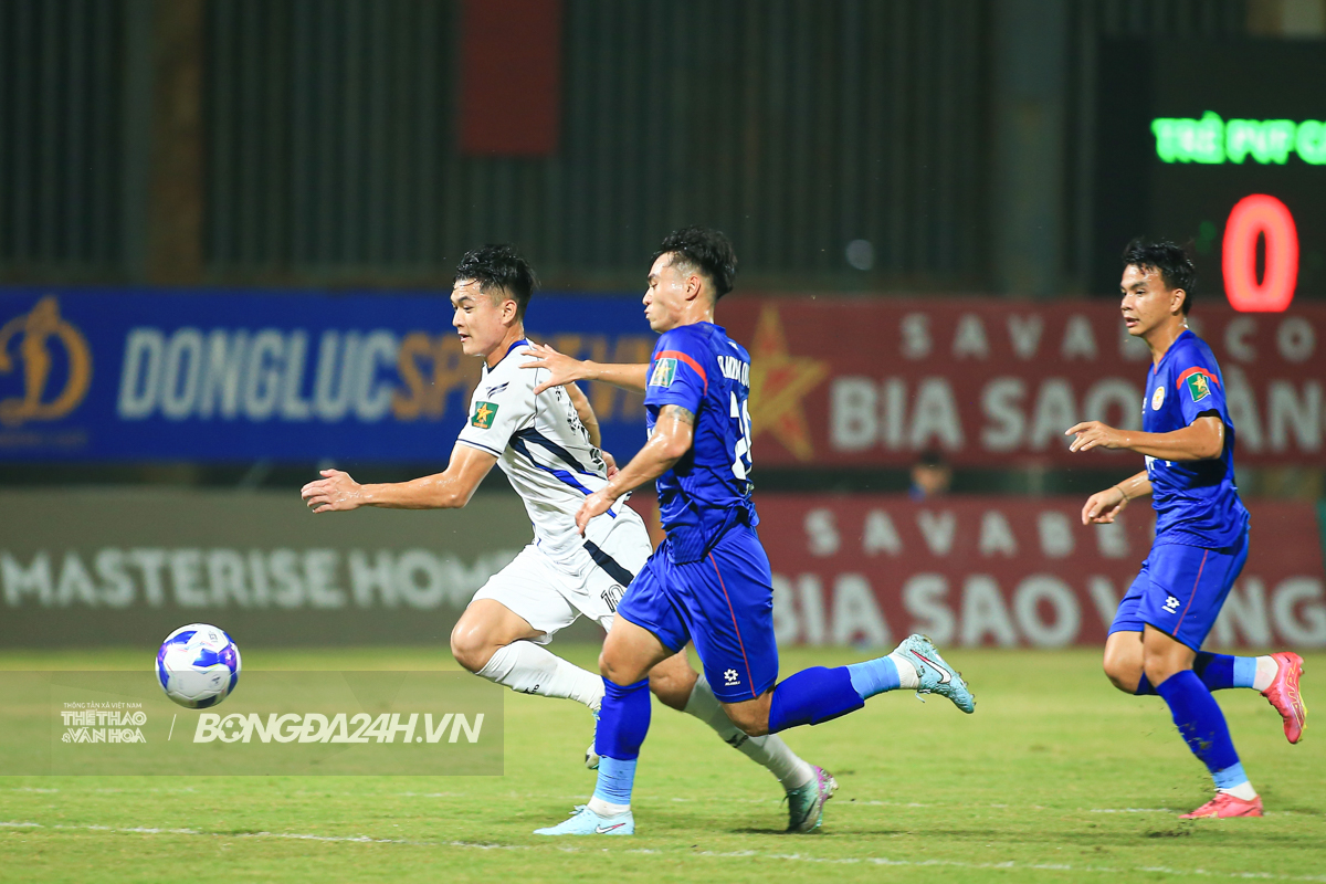 Mạc Hồng Quân bất lực, Quảng Ninh thua trận mở màn hạng Nhất 4