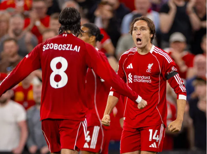 HLV Arne Slot không bất ngờ về màn thăng hoa của Liverpool 1 HLV Arne Slot không bất ngờ về màn thăng hoa của Liverpool 1