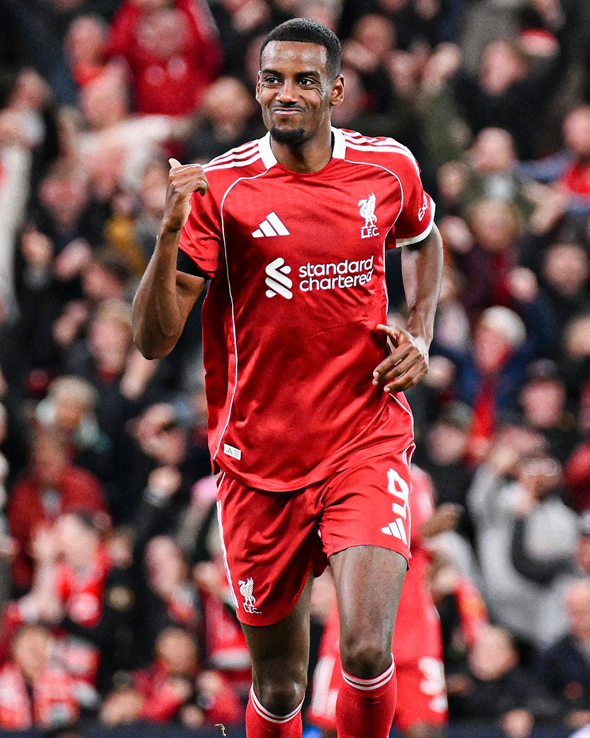 Cận cảnh pha lập công đầu tiên của Alexander Isak cho Liverpool 4 Cận cảnh pha lập công đầu tiên của Alexander Isak cho Liverpool 4