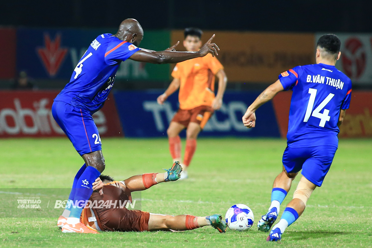 HAGL loay hoay tìm bàn thắng đầu tiên sau 4 vòng VLeague 9 HAGL loay hoay tìm bàn thắng đầu tiên sau 4 vòng VLeague 9