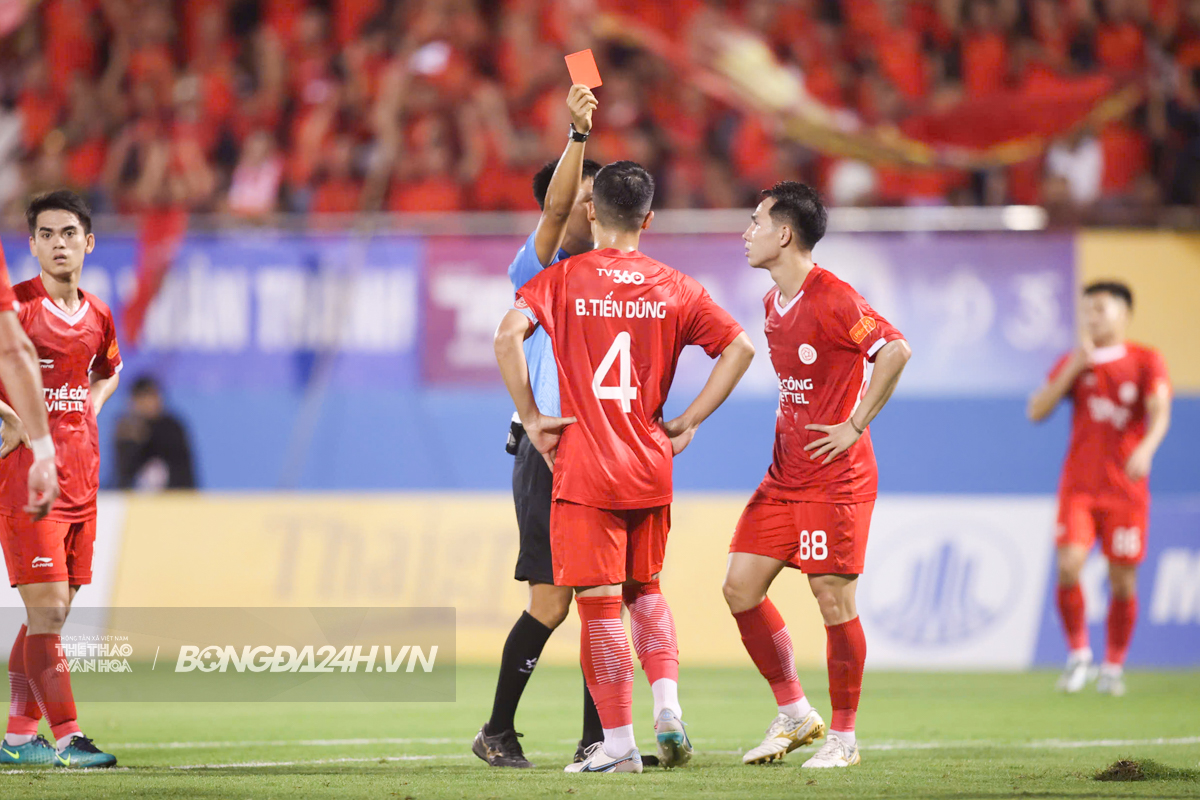 Ninh Bình và Thể Công chia điểm trong trận hòa kịch tính 4