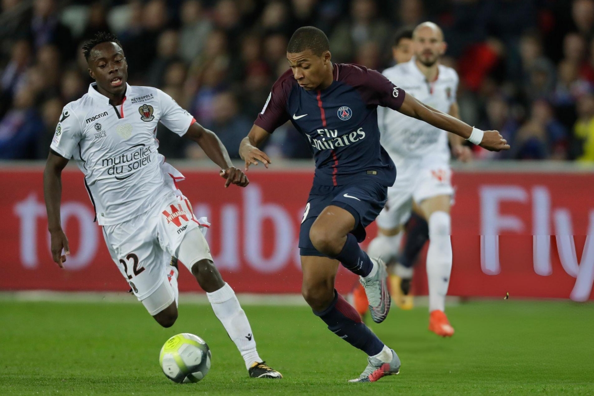 Tân binh Nam Định tiền vệ Arnaud Lusamba Tan binh Nam dinh tien ve Arnaud Lusamba