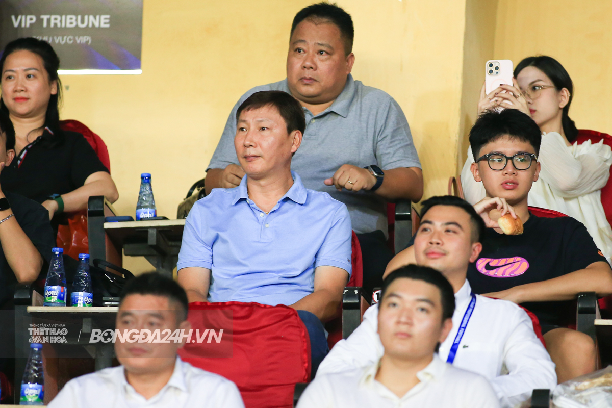 Hoàng Hên chưa thể giúp Hà Nội giải mã Ninh Bình FC 2 Hoàng Hên chưa thể giúp Hà Nội giải mã Ninh Bình FC 2