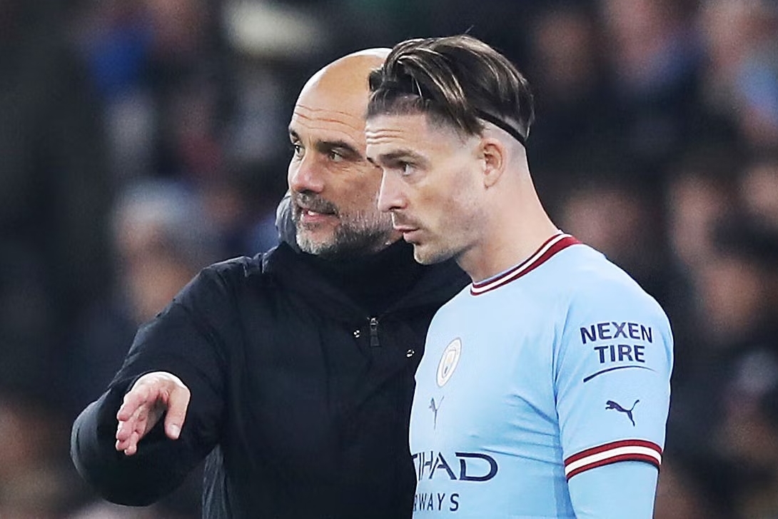 HLV Pep Guardiola bo ngo kha nang Jack Grealish tro lai Man City