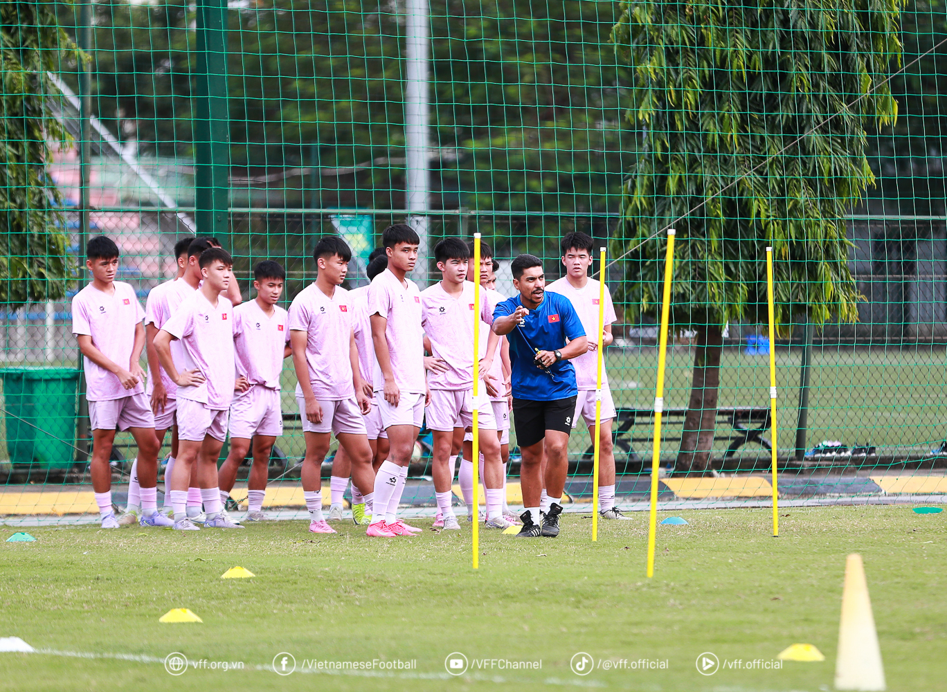 U17 Viet Nam co su bo sung nhan su chat luong tren hang cong. anh: VFF