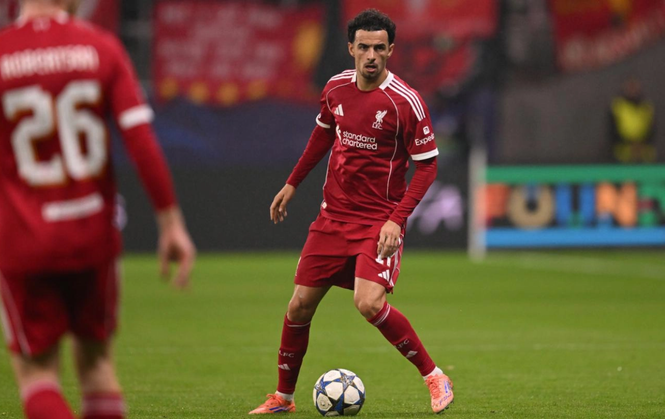 Curtis Jones Salah đã xin lỗi đồng đội! 2