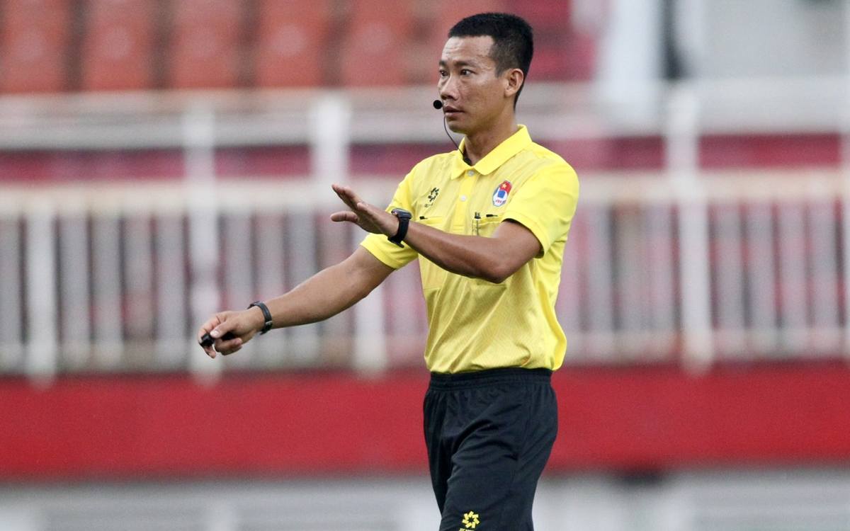 Trọng tài Trần Văn Khỏe Trong tai Tran Van Khoe