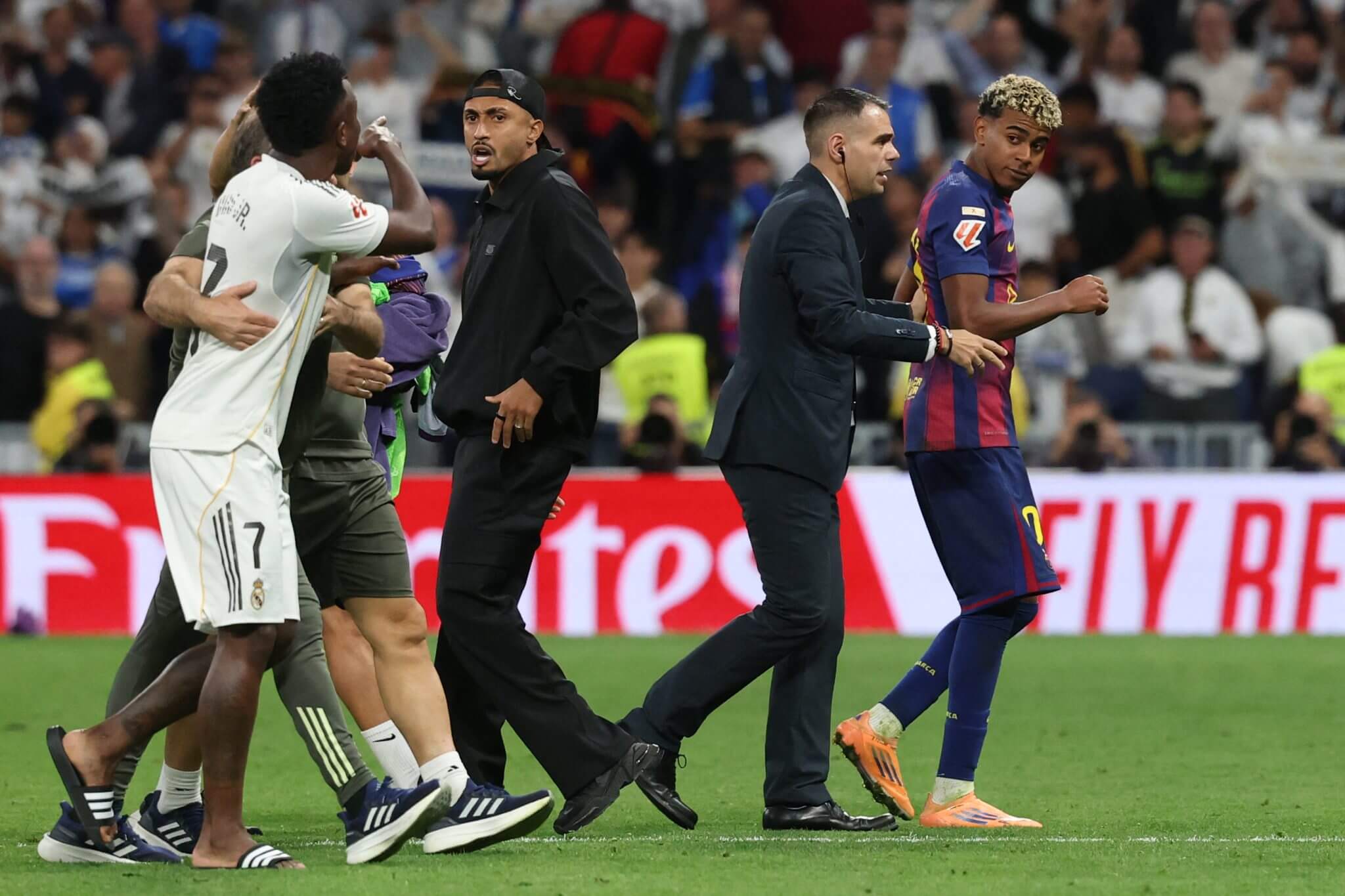 Phía sau nụ cười chiến thắng của Real Madrid là cơn giận của Vinicius Jr 1 Phía sau nụ cười chiến thắng của Real Madrid là cơn giận của Vinicius Jr 1