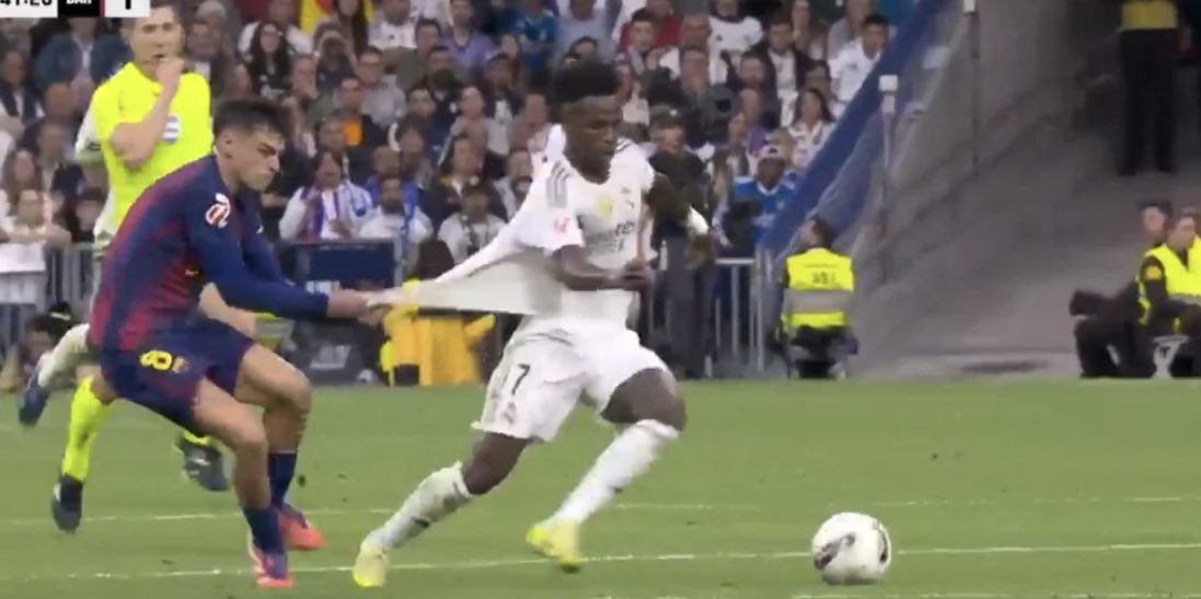 Vinicius Junior tức giận khi bị thay ra trước Barca 2 Vinicius Junior tức giận khi bị thay ra trước Barca 2