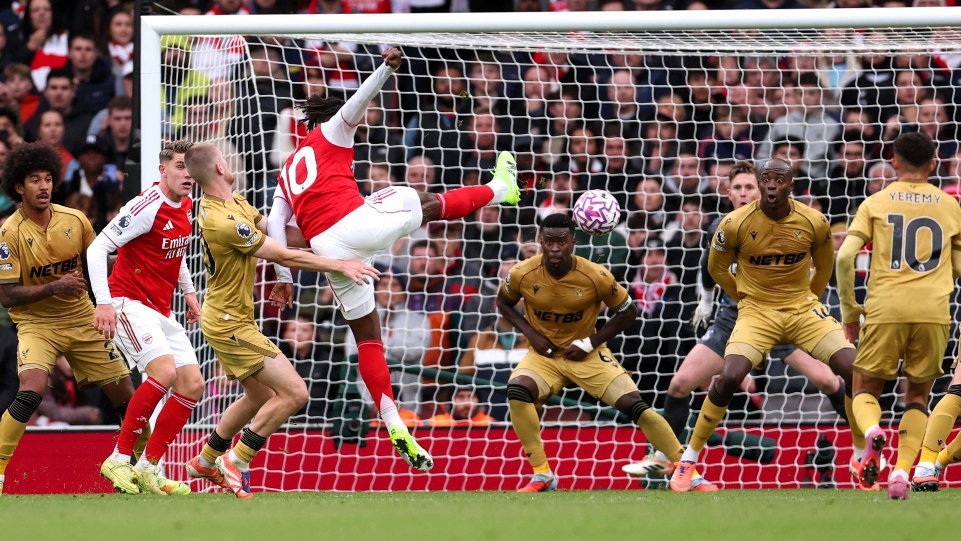 Arsenal đang chinh phục Premier league bằng sự khác biệt 1 Arsenal đang chinh phục Premier league bằng sự khác biệt 1