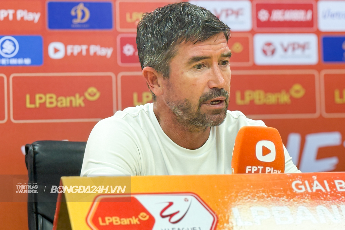 HLV Harry Kewell chia sẻ sau trận Hà Nội vs PVF-CAND 4/11 HLV Harry Kewell chia se sau tran Ha Noi vs PVF-CAND 4/11
