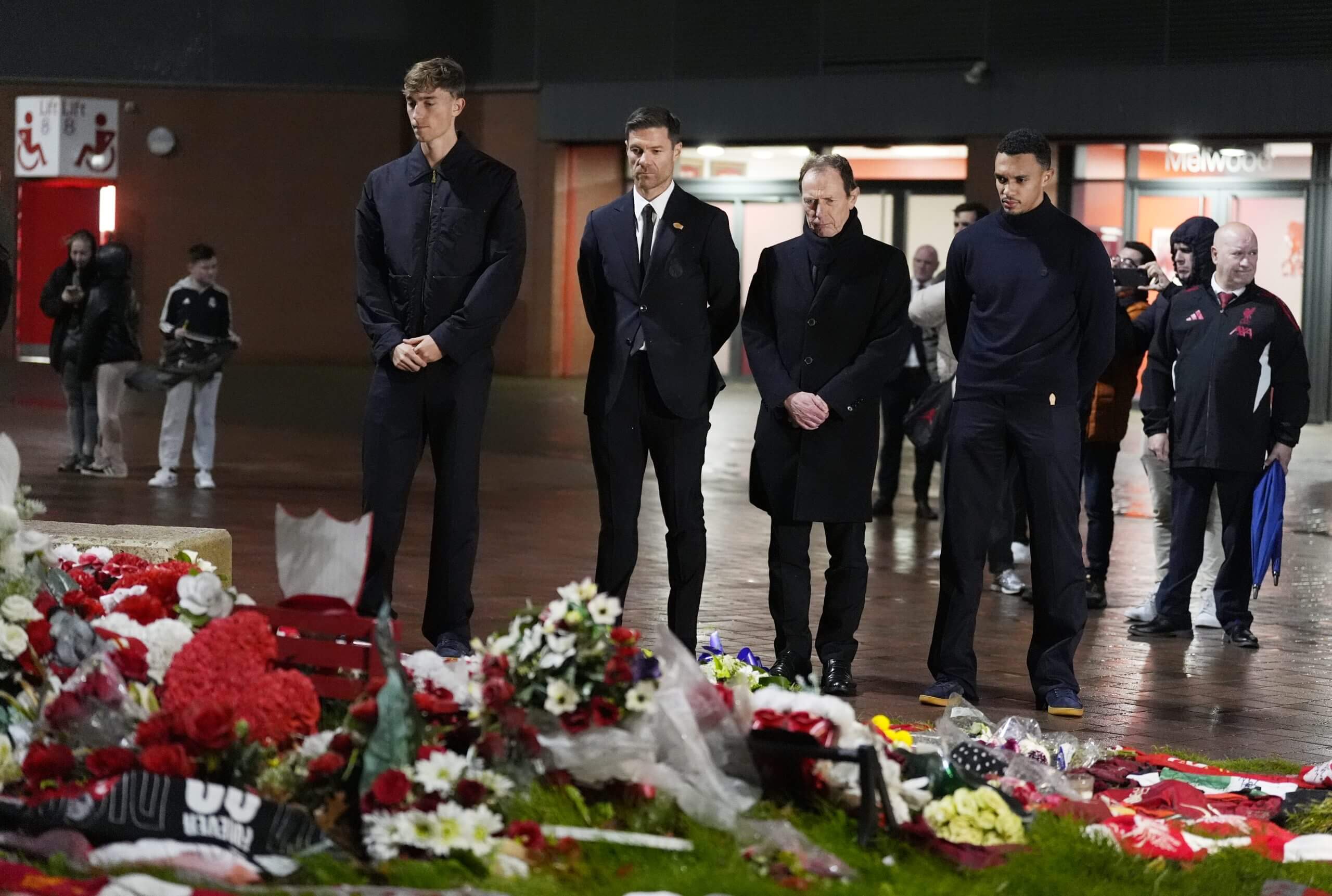 Trent Alexander-Arnold trở lại Anfield Ngày cảm xúc lộn xộn 2 Trent Alexander-Arnold trở lại Anfield Ngày cảm xúc lộn xộn 2