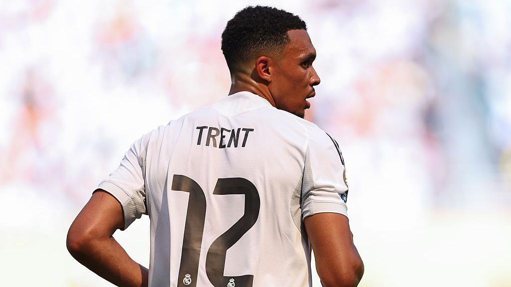 Trent Alexander-Arnold trở lại Anfield Ngày cảm xúc lộn xộn 5
