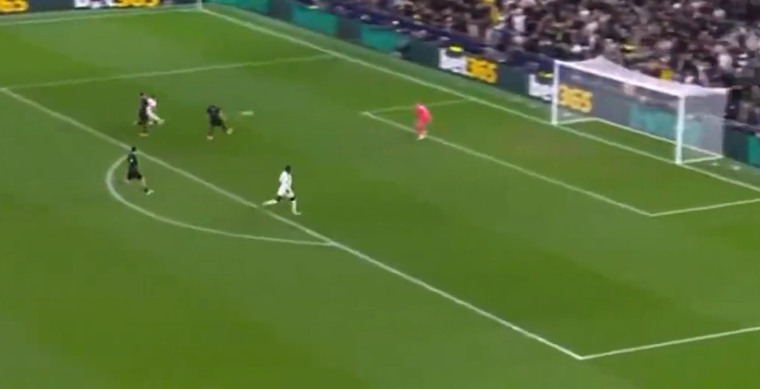 Chiêm ngưỡng siêu phẩm bàn thắng của Micky van de Ven 4