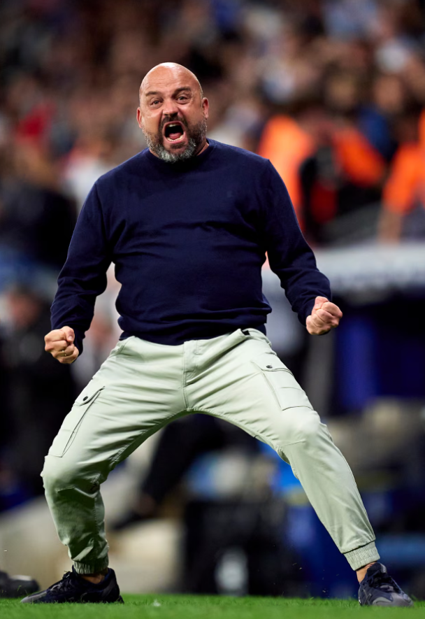 Manolo Gonzalez Từ những chuyến lái xe buýt liên tỉnh đến sân khấu lớn nhất của bóng đá Tây Ban Nha 2